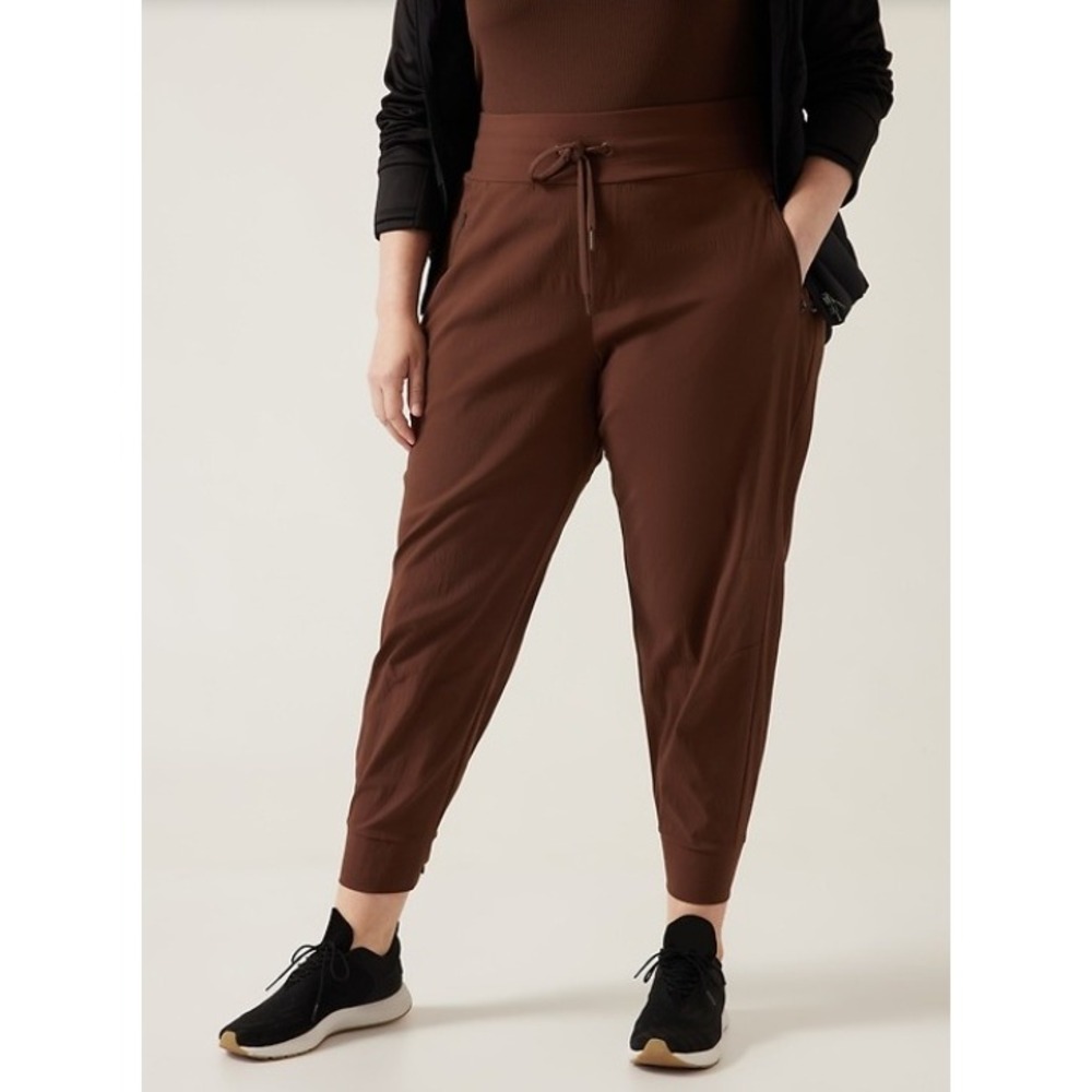 ATHLETA Trekkie North Jogger Pants Size 12 Brown NEW Hiking Travel‎ Gorpcore